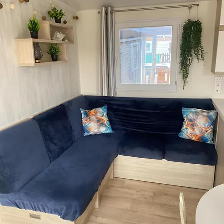 Les Pieds Dans L Eau *