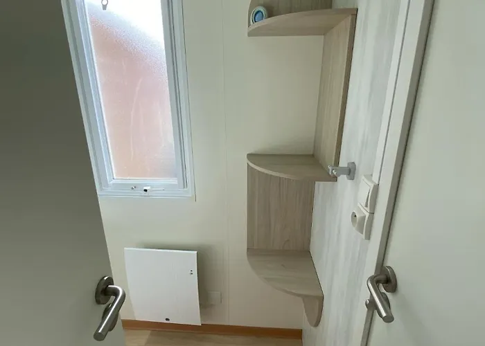 Les Pieds Dans L Eau *